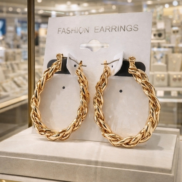 Jewelry - Gold hoop rope earrings